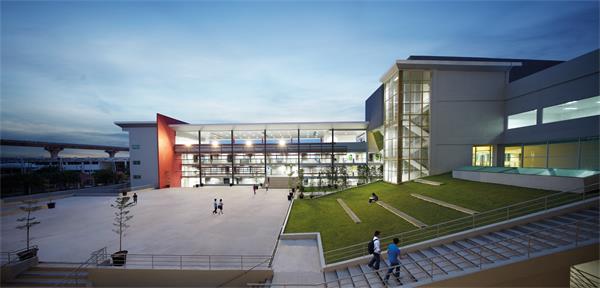 莫纳什大学马来西亚分校：培养跨文化交流能力的学府