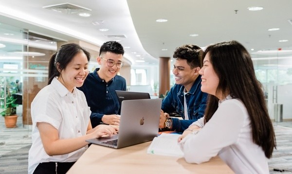 莫纳什大学马来西亚分校和新加坡大学对比